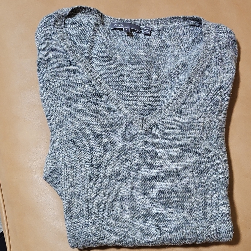 Vince Speckled Long Gray V-Neck Men's Sweater